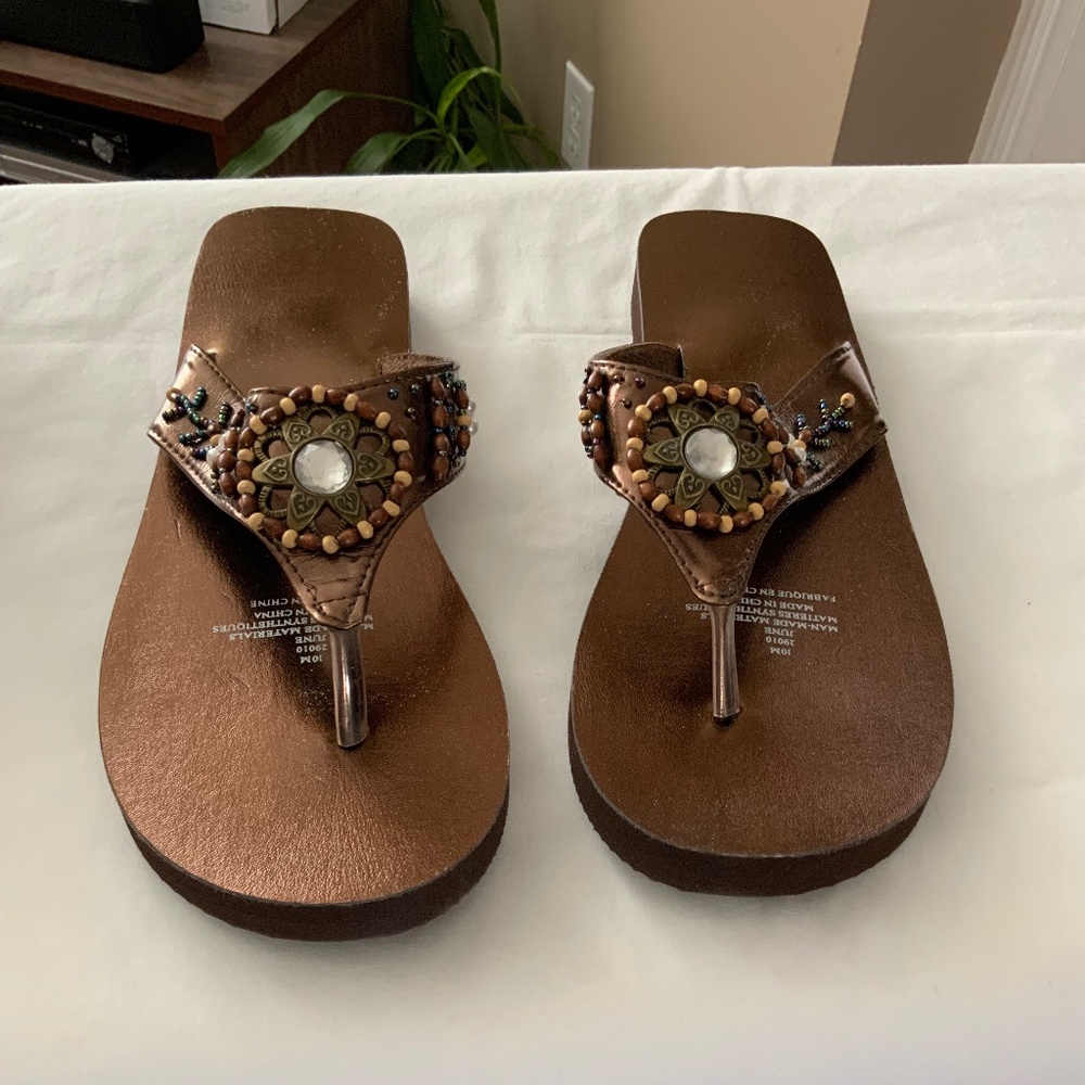 Ladies (new with tags) sandals